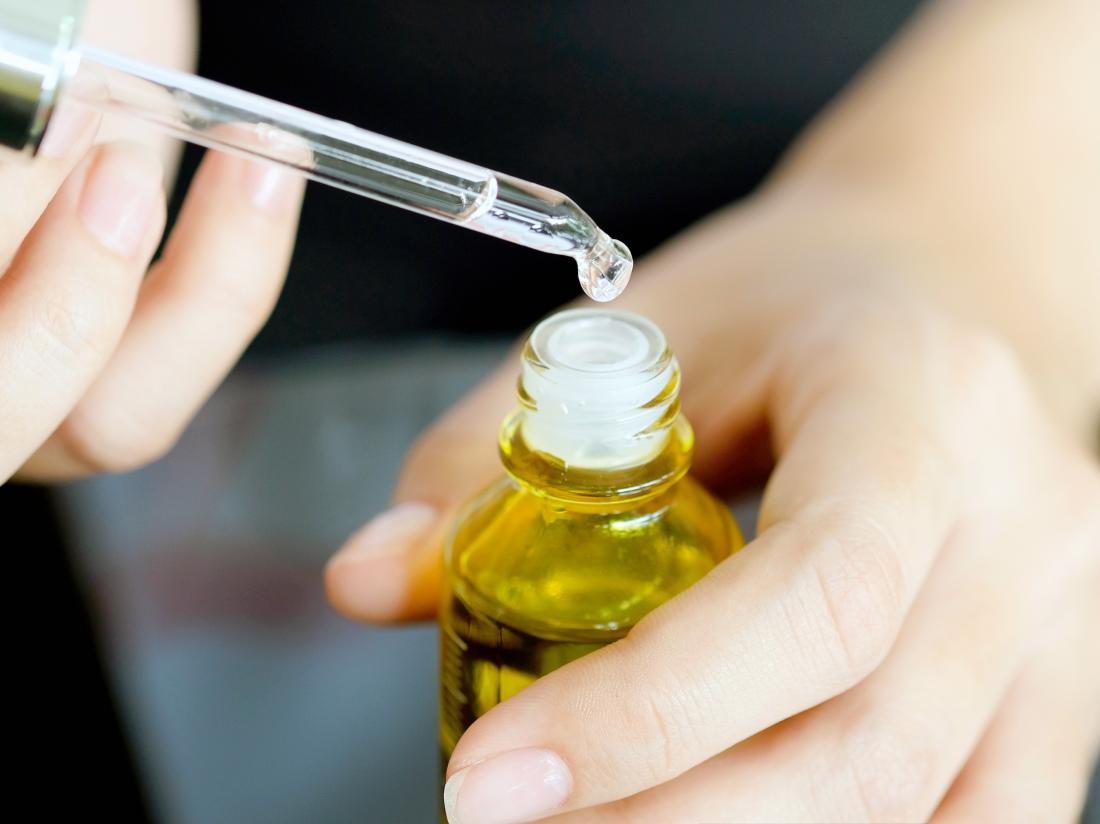 Tea tree oil for nail fungus: Effectiveness, how to use ...